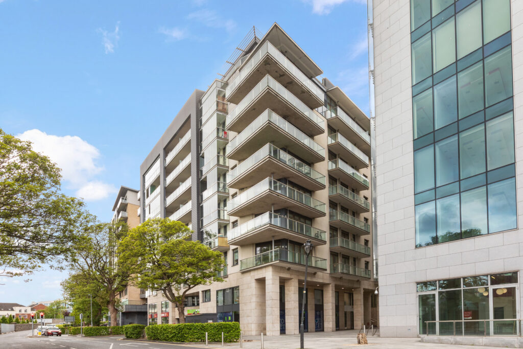 3-bedroom apartment Heuston South Quarter Dublin 8 balcony views